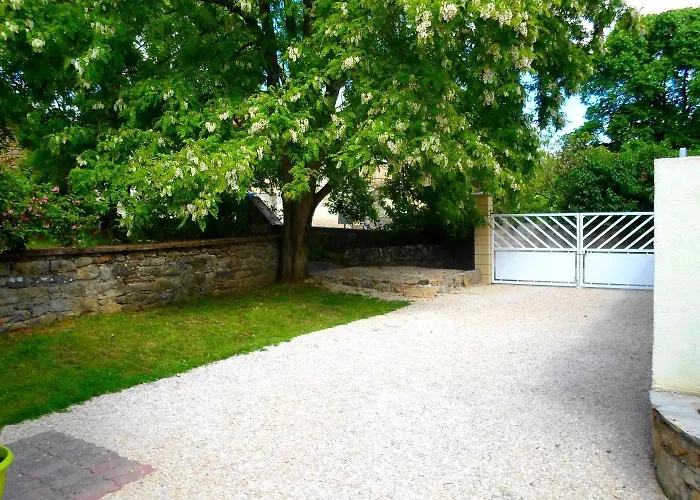 D'hotes Le Clos Du Murier Bed and Breakfast Villefranche-de-Rouergue