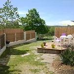 D'hotes Le Clos Du Murier Bed and Breakfast 3*